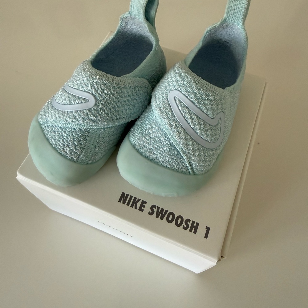 Nike Kids Swoosh 1 Infant Baby Sneakers, Size 4C - Picture 2 of 6